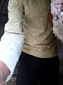 Snapshot of onlymasti00 chatting on 11/03/25, 01:40 onlymasti00 online show from 11/03/25, 01:40