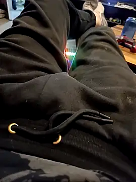 Snapshot of Frnlove521 chatting on 11/16/25, 05:02 Frnlove521 online show from 11/16/25, 05:02