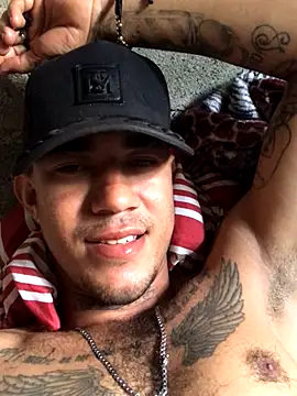 Snapshot of tattoos22 chatting on 09/09/25, 03:00 tattoos22 online show from 09/09/25, 03:00