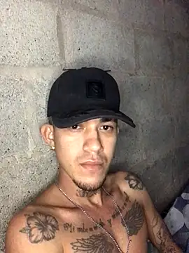 Snapshot of tattoos22 chatting on 10/30/25, 12:50 tattoos22 online show from 10/30/25, 12:50