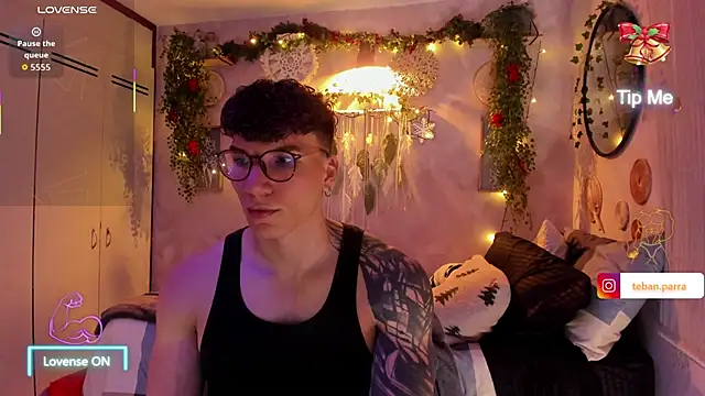 Snapshot of estebandi_do chatting on 12/18/25, 10:43 estebandi do online show from 12/18/25, 10:43