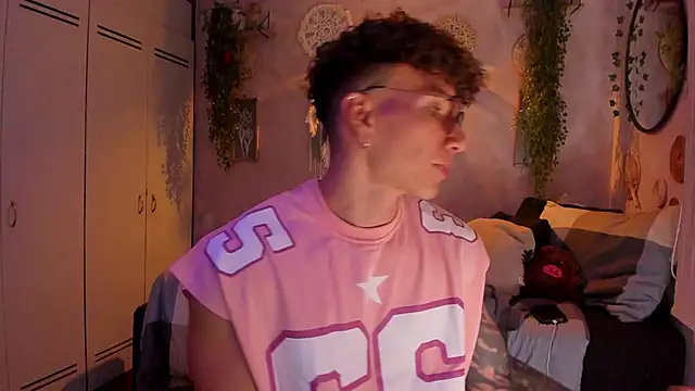 Snapshot of estebandi_do chatting on 01/18/26, 03:21 estebandi do online show from 01/18/26, 03:21