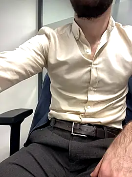 Snapshot of speddy34 chatting on 12/23/25, 07:28 speddy34 online show from 12/23/25, 07:28