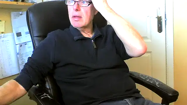 Snapshot of Klipparn chatting on 03/17/26, 11:02 Klipparn online show from 03/17/26, 11:02