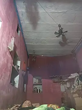 Snapshot of Hita_Grewal chatting on 09/11/25, 08:53 Hita Grewal online show from 09/11/25, 08:53