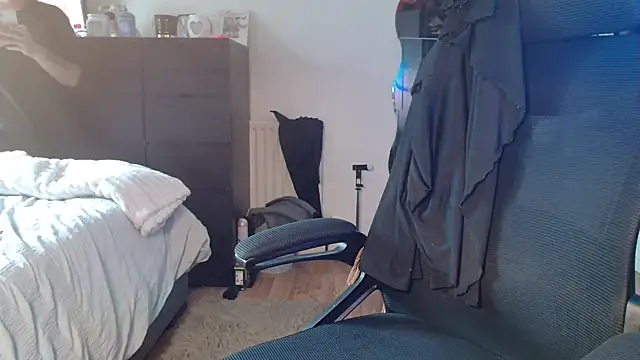 Snapshot of Prill940 chatting on 09/29/25, 06:51 Prill940 online show from 09/29/25, 06:51