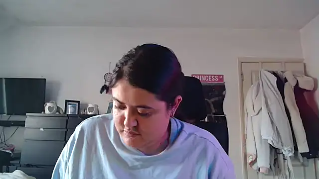 Snapshot of Prill940 chatting on 11/26/25, 09:32 Prill940 online show from 11/26/25, 09:32