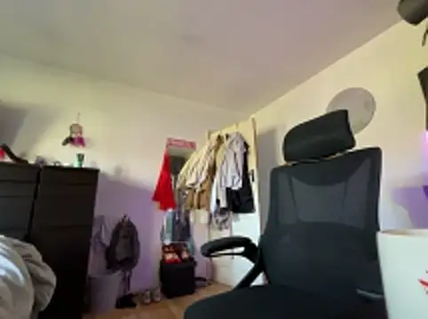 Snapshot of Prill940 chatting on 04/08/26, 08:25 Prill940 online show from 04/08/26, 08:25