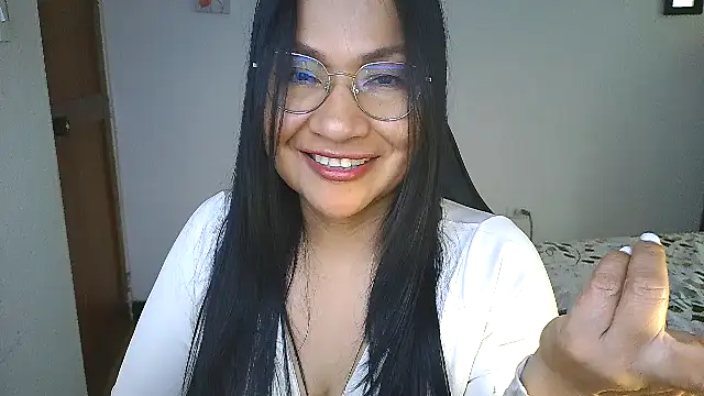 Snapshot of LissafeetHott chatting on 05/19/26, 10:49 LissafeetHott online show from 05/19/26, 10:49