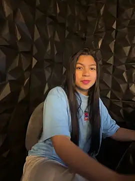 lil charme online show from 10/27/25, 04:33