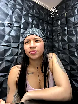 lil charme online show from 10/31/25, 09:05