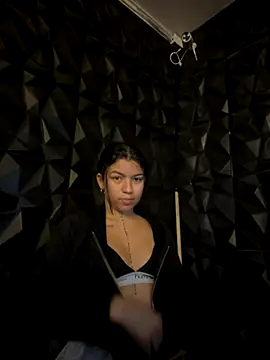 lil charme online show from 11/02/25, 08:22