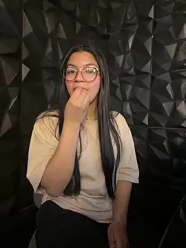 lil charme online show from 11/10/25, 07:57