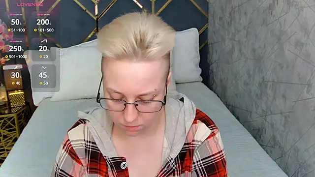 AlexandraGreen online show from 11/15/25, 09:11