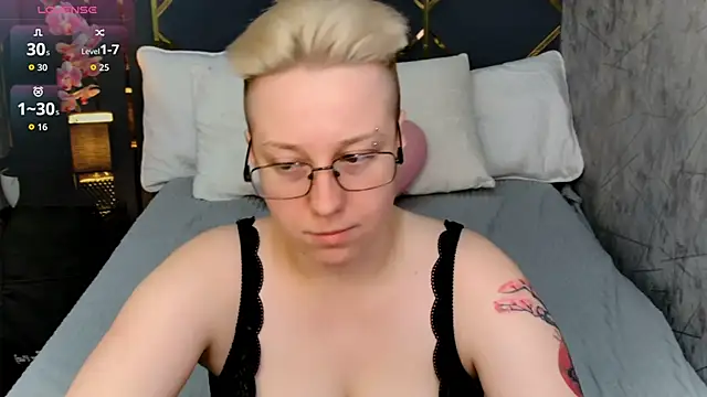 AlexandraGreen online show from 11/16/25, 08:58