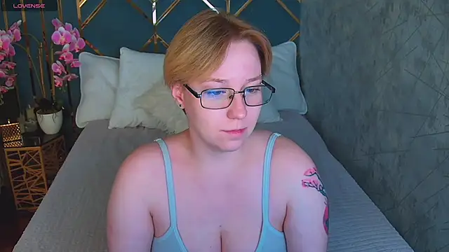 Snapshot of AlexandraGreen chatting on 05/31/26, 06:09 AlexandraGreen online show from 05/31/26, 06:09