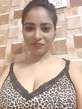 QUEEN-ADITI online show from 10/02/25, 03:30