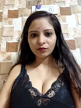 QUEEN-ADITI online show from 10/20/25, 04:29