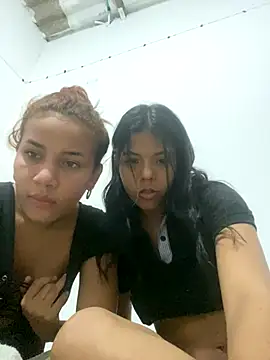 Snapshot of loversexxxles chatting on 09/17/25, 04:58 loversexxxles online show from 09/17/25, 04:58