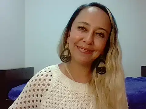 Snapshot of leah_susman chatting on 10/09/25, 02:31 leah susman online show from 10/09/25, 02:31
