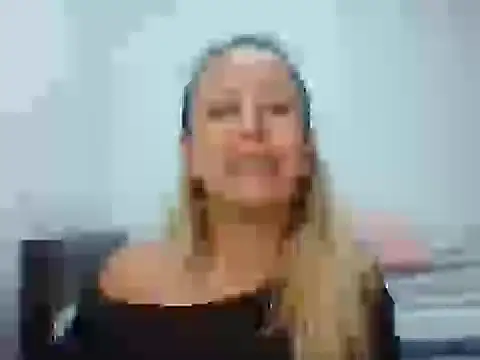 Snapshot of leah_susman chatting on 10/28/25, 02:48 leah susman online show from 10/28/25, 02:48