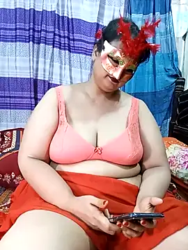 Snapshot of Tanisha-Chy chatting on 06/05/26, 06:02 Tanisha-Chy online show from 06/05/26, 06:02
