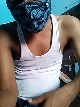 Snapshot of YourTarzan chatting on 09/23/25, 05:43 YourTarzan online show from 09/23/25, 05:43