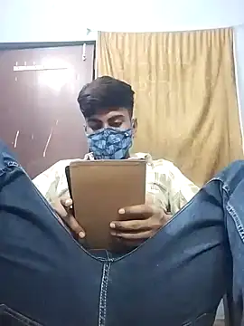 Snapshot of YourTarzan chatting on 10/09/25, 05:22 YourTarzan online show from 10/09/25, 05:22