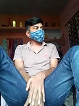 Snapshot of YourTarzan chatting on 10/24/25, 03:36 YourTarzan online show from 10/24/25, 03:36