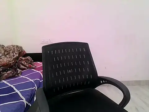 Snapshot of its_siya_ chatting on 04/24/26, 07:49 its siya online show from 04/24/26, 07:49