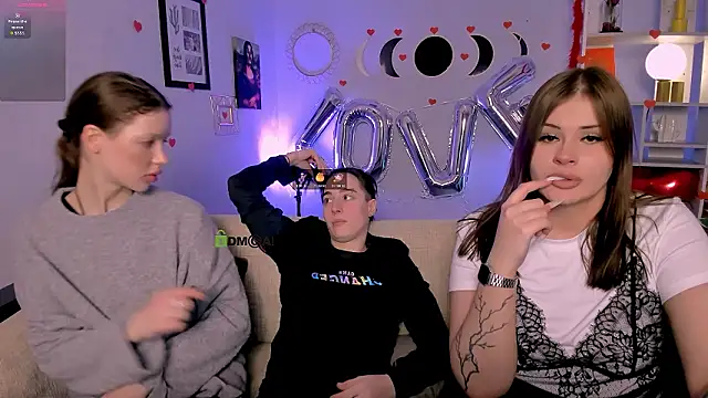 khloebeauty online show from 02/13/26, 08:16