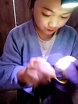 Snapshot of lusy-000 chatting on 11/01/25, 03:30 lusy-000 online show from 11/01/25, 03:30