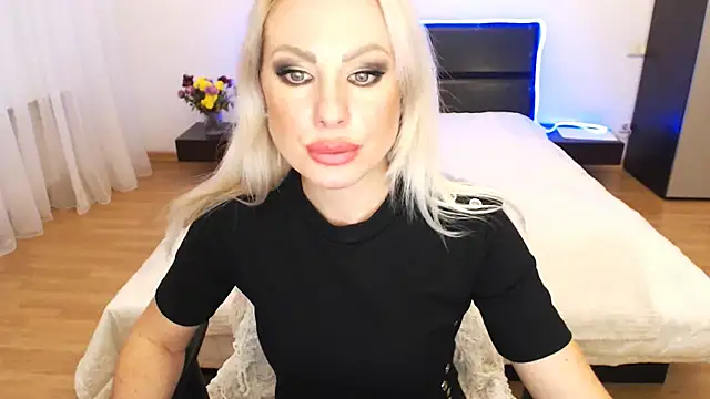 Tina Shines online show from 11/11/25, 02:39