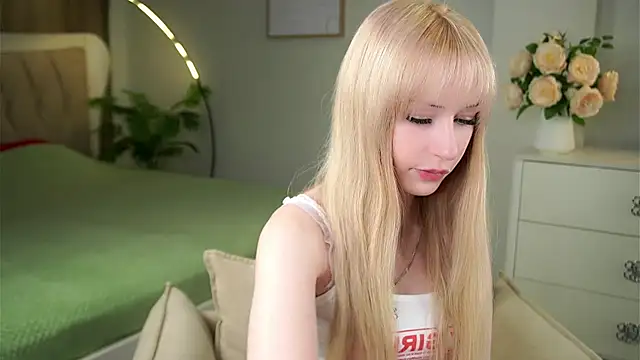 MarciDarugar online show from 12/17/25, 03:18