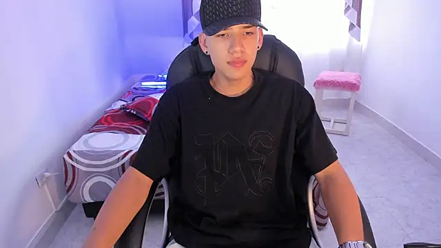 maxthomson boy online show from 09/10/25, 08:31