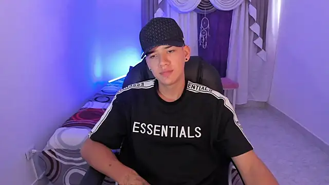 maxthomson boy online show from 09/13/25, 04:40