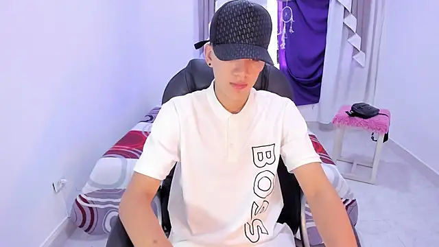 maxthomson boy online show from 09/19/25, 07:25