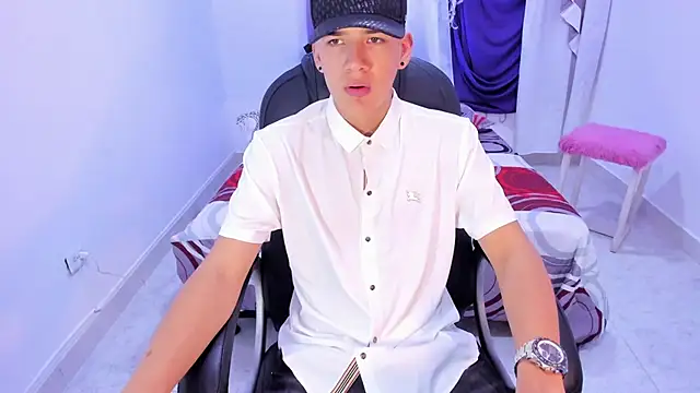 maxthomson boy online show from 09/26/25, 10:47