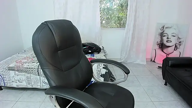 maxthomson boy online show from 09/29/25, 07:40