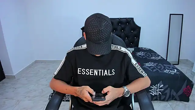 maxthomson boy online show from 10/07/25, 08:39