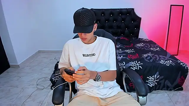 maxthomson boy online show from 10/08/25, 08:50