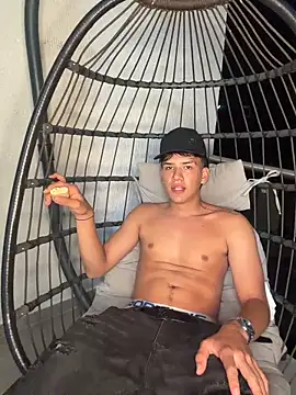 maxthomson boy online show from 04/08/26, 11:48