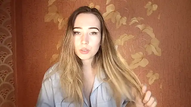 Awora Wolf online show from 09/18/25, 08:33