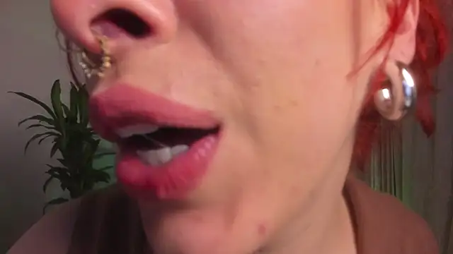 bri von dhara   online show from 10/15/25, 04:40