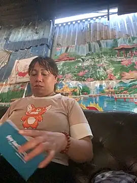 Snapshot of Dunmii chatting on 09/21/25, 01:40 Dunmii online show from 09/21/25, 01:40