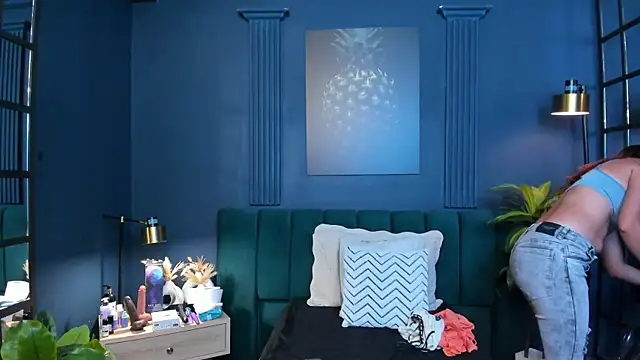 aliceandsia online show from 12/19/25, 03:19