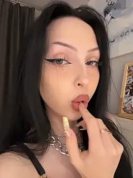 Lina Thornton  online show from 04/09/26, 04:45