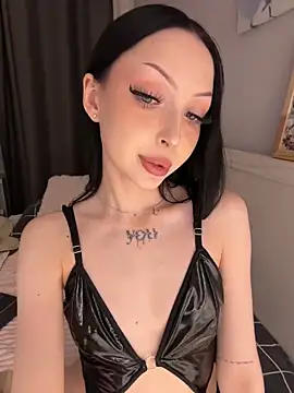 Lina Thornton  online show from 04/16/26, 04:41