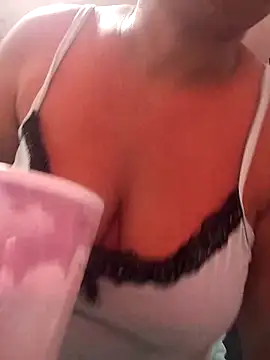 Naomi-Mature online show from 11/23/25, 09:09