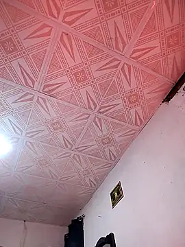 Naomi-Mature online show from 04/28/26, 09:03